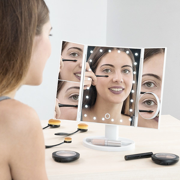 E-shop Zväčšovacie kozmetické zrkadlo s LED osvetlením